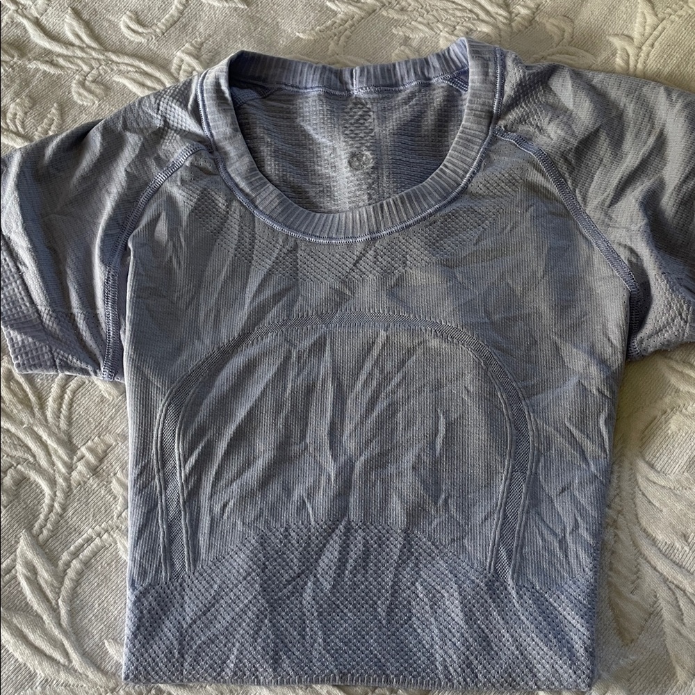 Lululemon Swiftly Tech Shirt Top Size 4 Womens Gray Blue Athletic